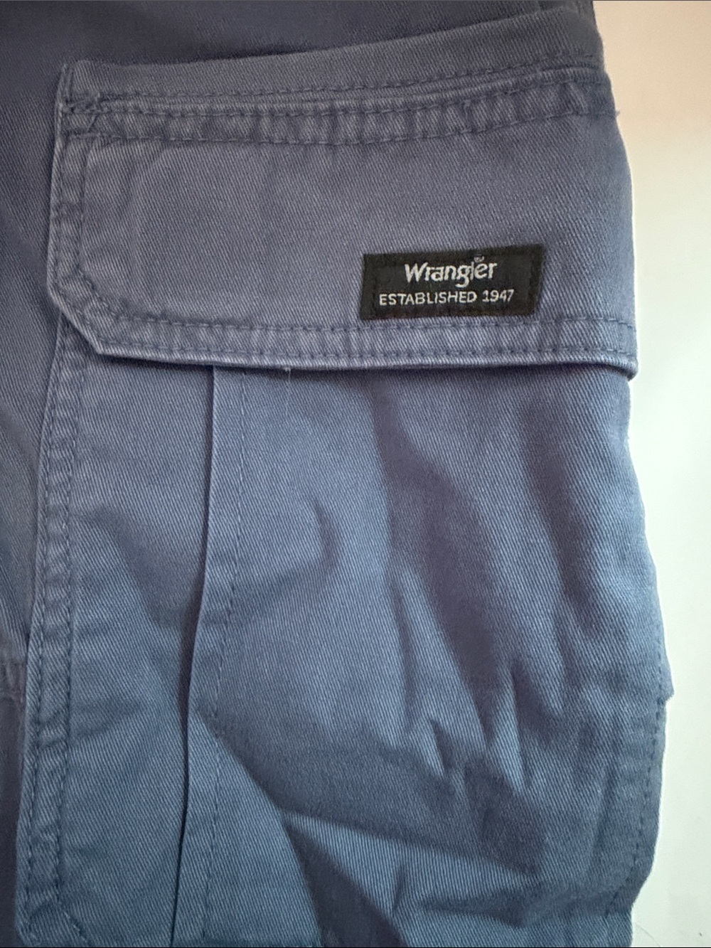 Wrangler Relaxed Fit Men’s 34 Blue Cargo Shorts 9” inseam. - Picture 5 of 7